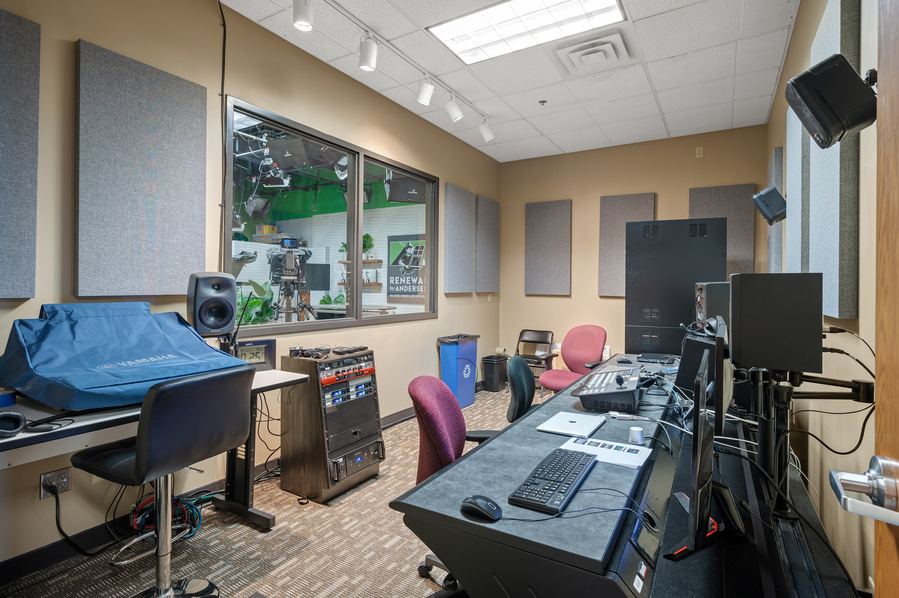 Kitchenette and break room